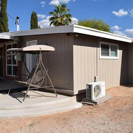 Modernized Red Brick Beauty Apartment Tucson Exterior photo